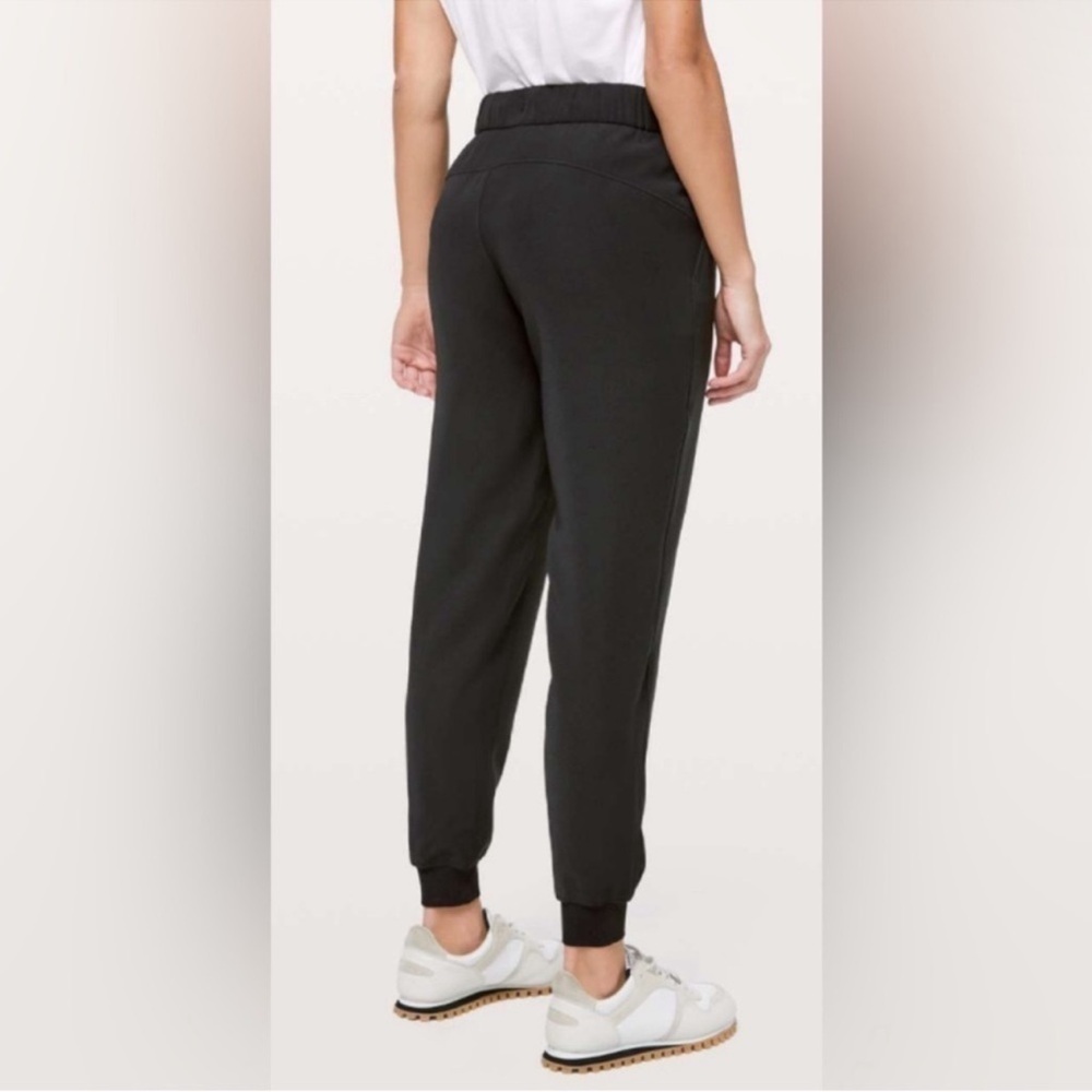 Lululemon On The Fly Joggers Womens Size 6 Black Athletic Pants Athleisure Yoga - Picture 5 of 13